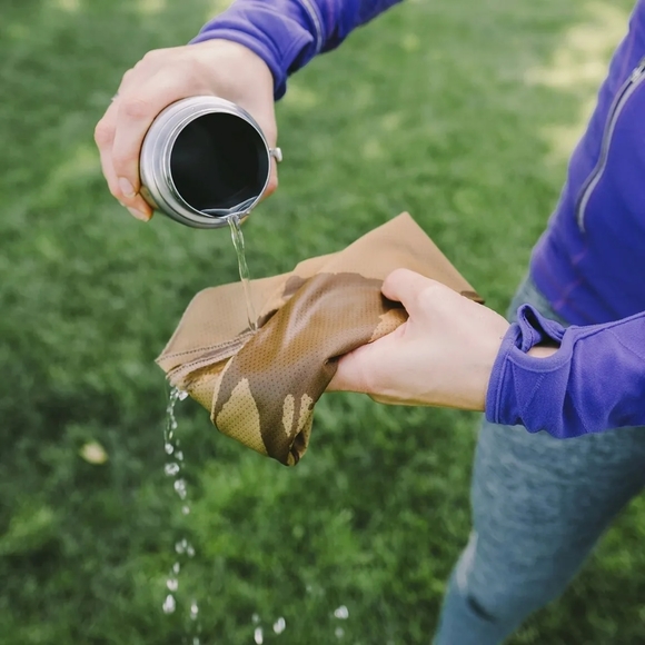 🆕️ Gear Aid Fast Acting Cooling Towel - Picture 5 of 9